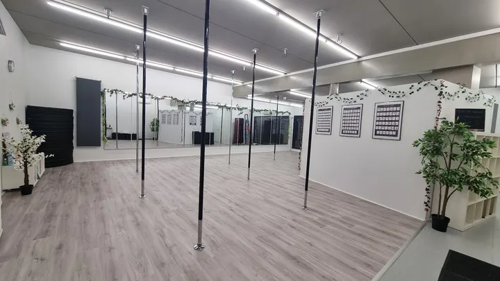 Arena Pole Studio — Pilates à Cités de Bezance, Romagnat