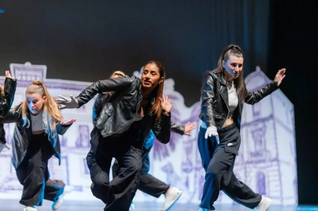ENYGMA centro de baile — dans-studio i Kabiezes, Santurtzi — bild 2