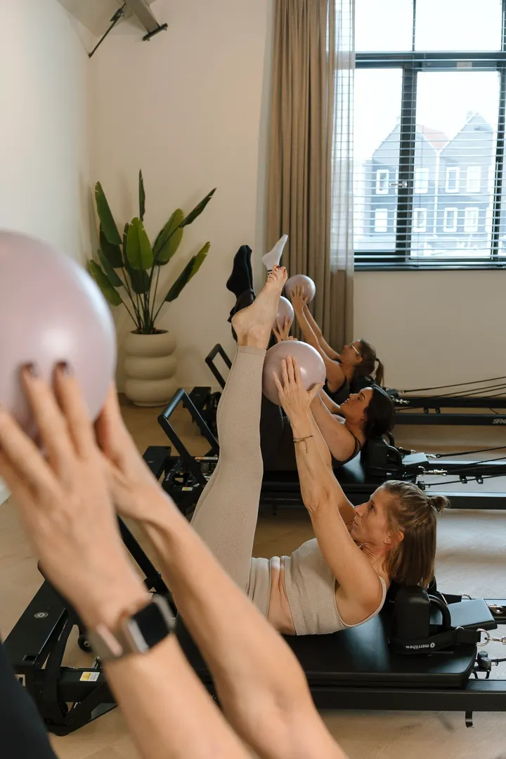 Femmeflow Pilates Studio Amersfoort — Pilates in Waddeneilandenbuurt, Amersfoort