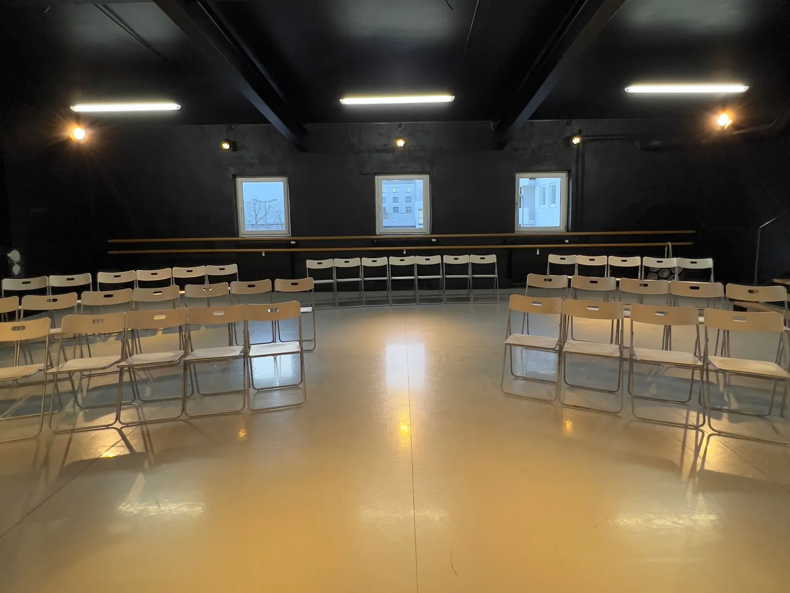 FABINESA — dans-studio i München — 3