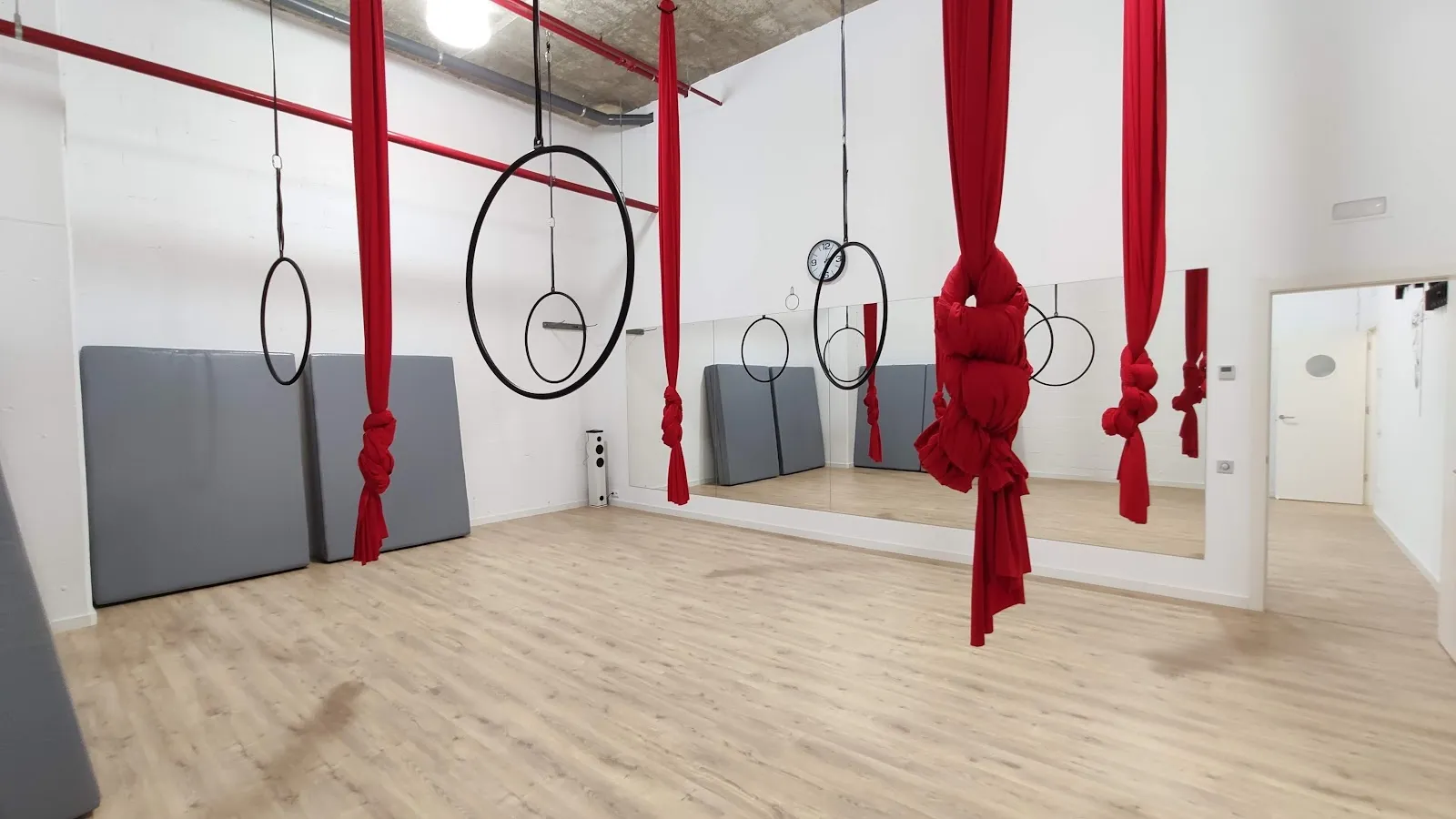 Pole dance "Pole sportdance viladecans" — estudio de fitness-studio en Viladecans — 2