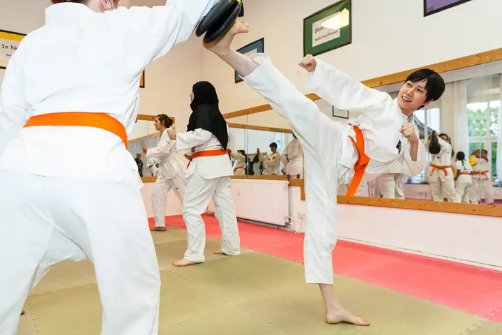 Songmoo Frauenkampfkunst Offenbach e.V. — Kampfsport in Zentrum, Offenbach am Main