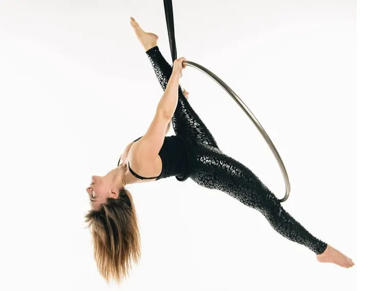 Unique Vertical Arts - Pole Dance, Aerial Hoop, Aerial Silks — Tanz in Siegen, Siegen