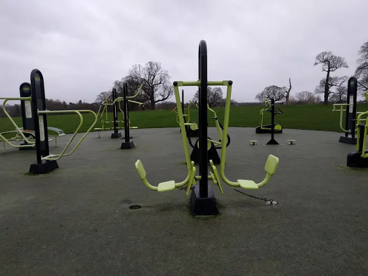 The Great Outdoor Gym — calisthenics-studio in Morden, London — 2