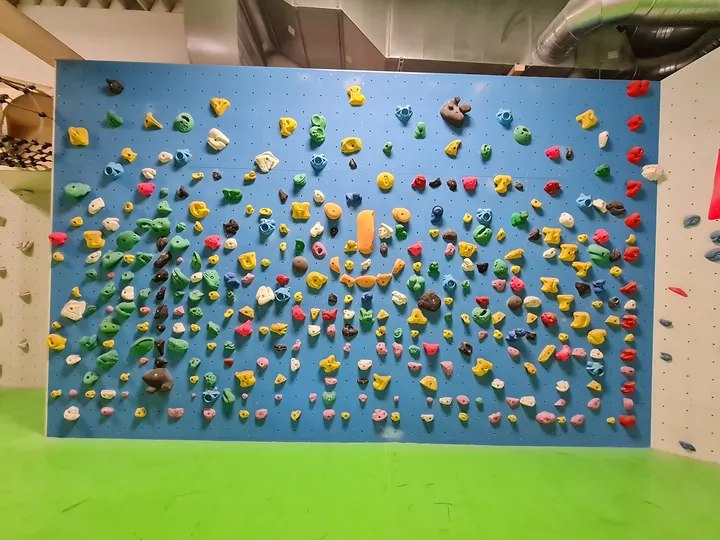 B12 Boulderzentrum Tübingen — bouldern-studio in Tübingen — 5