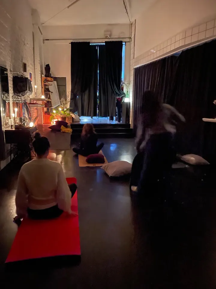 JUICY yoga — Yoga in Kreuzberg, Berlin