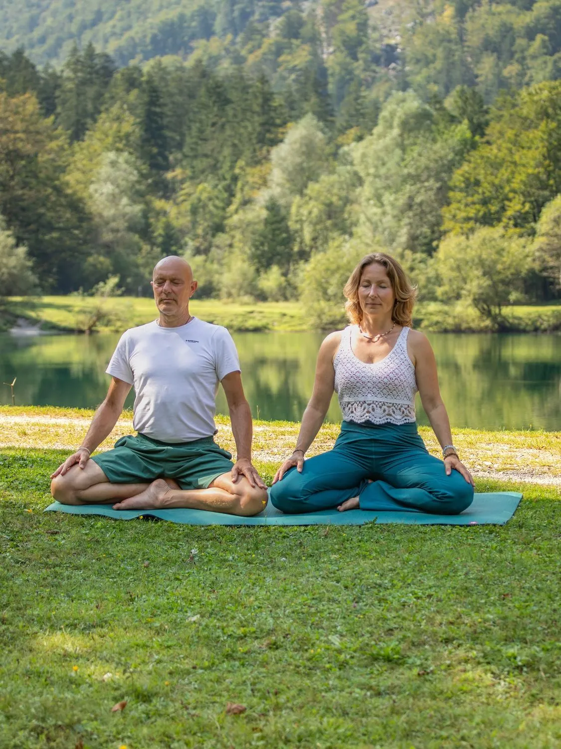 Ayur Yogatherapie Deutschland + Energie & Essenz — yoga-studio i Heidenrod — 3