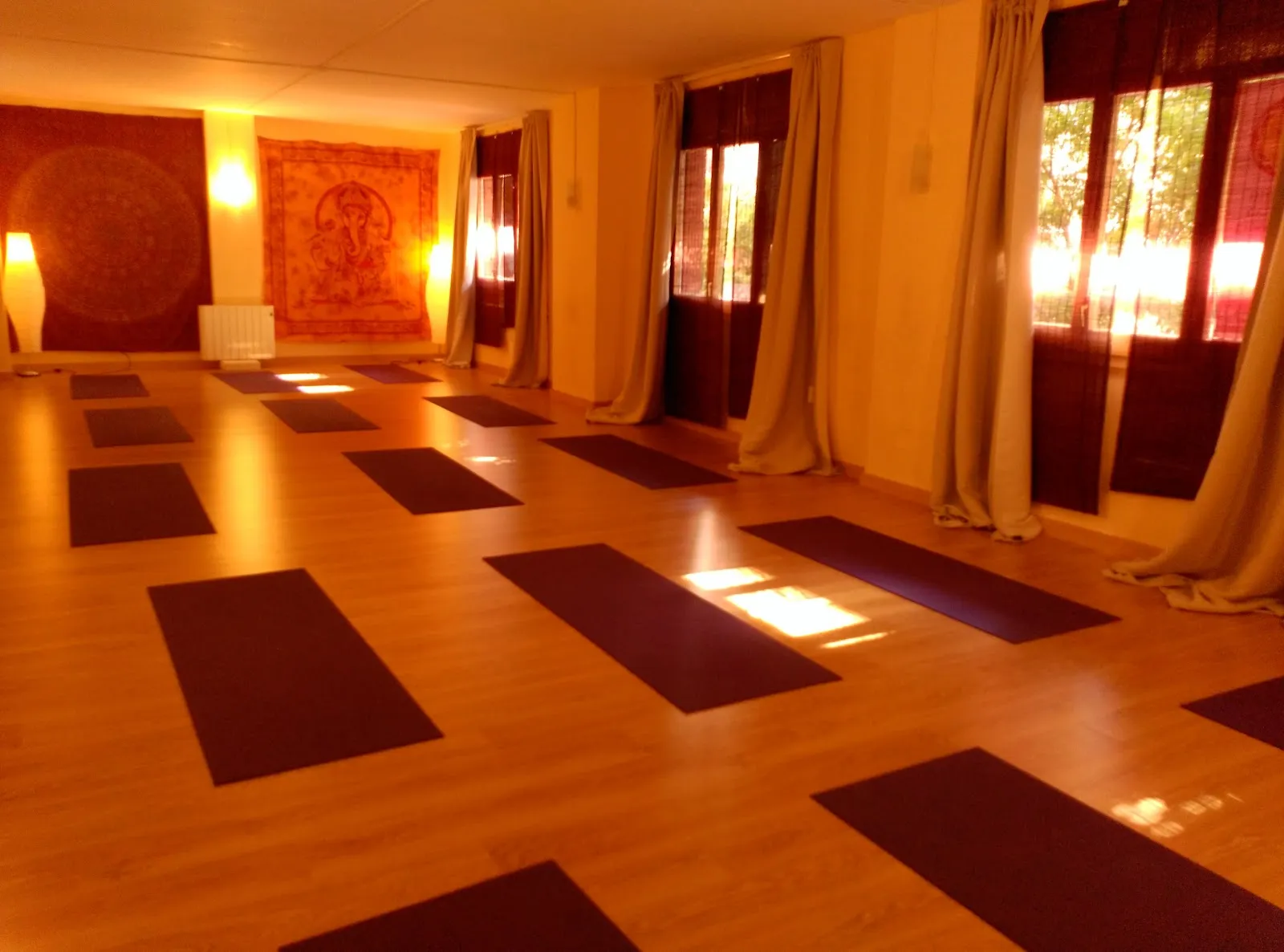 Estudio de Yoga Carmen Valle — yoga-studio en Centre, L'Hospitalet de Llobregat — 2