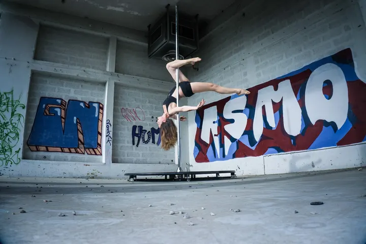POLE DANCE LYON — pole fitness-studio à Lyon — 3