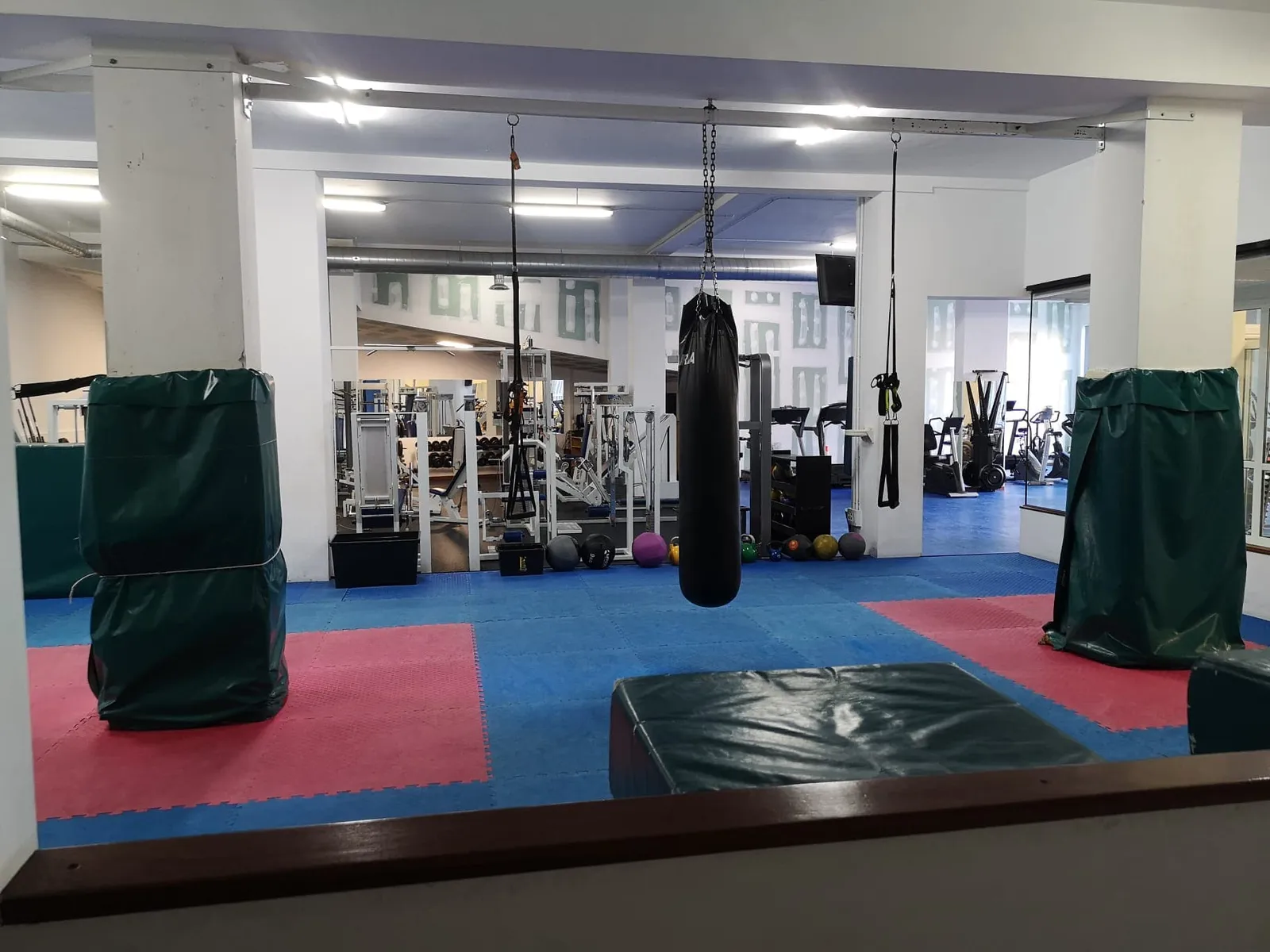 Ferro's Ximnasio — träningsstudio-studio i Lalín — bild 6