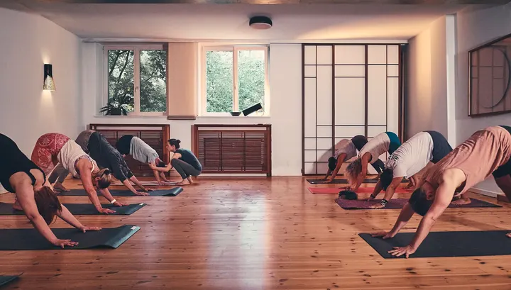 Ashtanga Yoga Karoviertel mit Inke Shenar — yoga-studio in Hamburg — 4