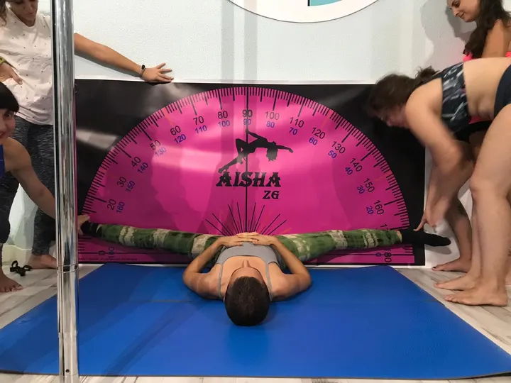 POLE ACADEMY RZ — pole fitness-studio en Nervión, Sevilla — 3