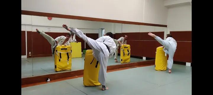 SEKAI KAN Karate — arts martiaux-studio à Paris — 3