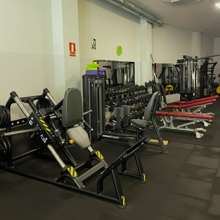 Gym Denia — Estudio de fitness en Barri París-Pedrera / Camp Roig, Dénia